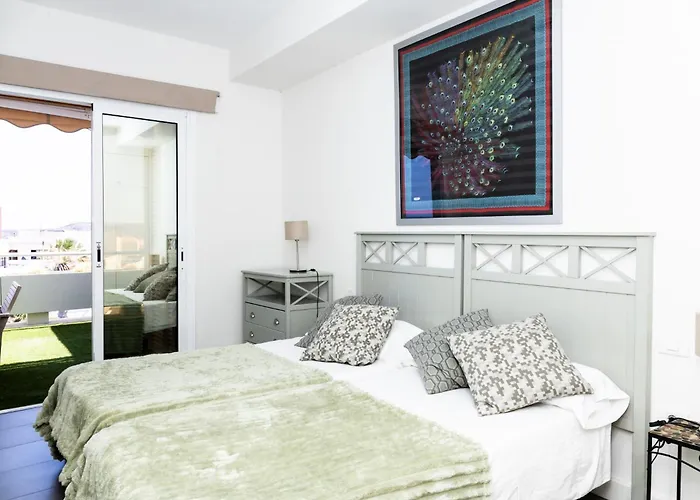 Sea View 2b 公寓 *